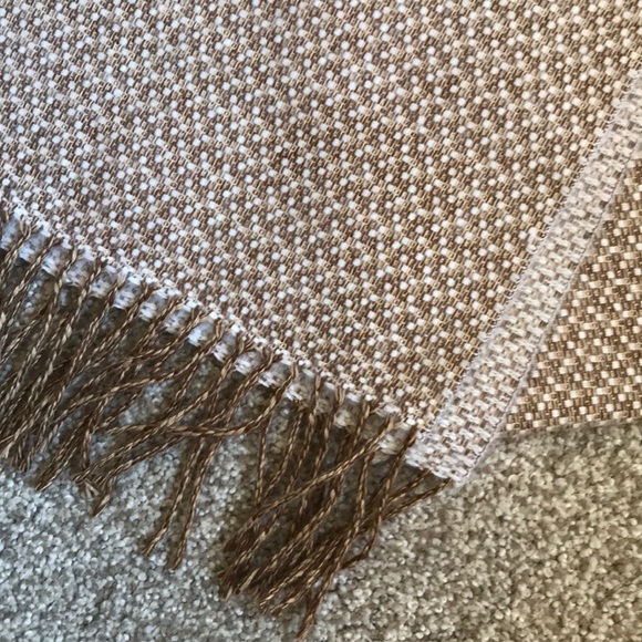 Tan and cream super soft scarf - Picture 2 of 4